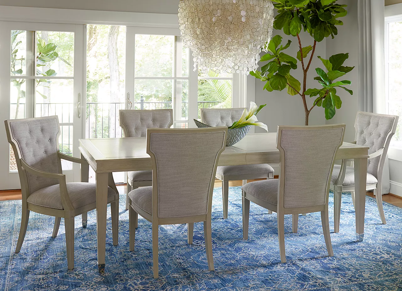 Hyde Park dining room scene